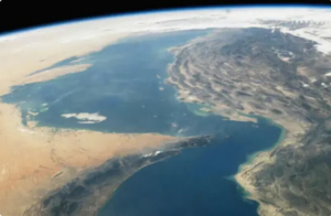 إيران تعلّق حركة ناقلات النفط والسفن عبر مضيق هرمز بعد الهجمات الإسرائيلية على لبنان