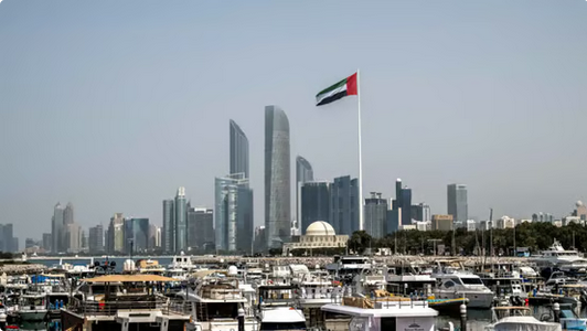 الإمارات: سقوط شظايا على مبنيين في دبي نتيجة اعتراض جوي دون إصابات