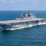 القيادة المركزية الأمريكية تنفي استهداف حاملة الهجوم البرمائية يو إس إس تريبولى وتؤكد استمرار مهمتها