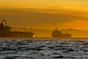 إيران تدرس تعليق شحنات النفط عبر هرمز تمهيداً لجولة ثانية من محادثات السلام قبل انتهاء الهدنة