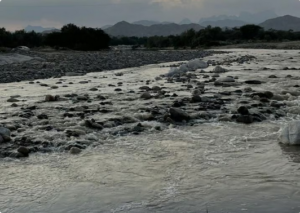 الدفاع المدني يحذر من عبور الأودية أثناء جريانها.. ويؤكد غرامة تصل إلى 10 آلاف ريال