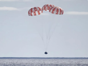 هبوط ناجح لكبسولة «أرتيميس 2» في المحيط الهادئ وعودة آمنة لروّاد الفضاء