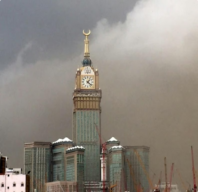 الأرصاد: سحب رعدية ورياح نشطة تضرب مكة المكرمة