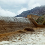 الري: الحالة المطرية ترفع منسوب عدد من السدود إلى مستويات المفيض مع تصريف السيول وفق الخطط التشغيلية