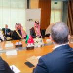 وزير الصناعة يلتقي وزير الطاقة والموارد الطبيعية التركي