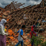 زلزال بقوة 5 درجات يضرب شرق جزيرة سومباوا الإندونيسية