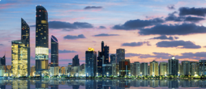 سقوط شظايا اعتراض دفاعات جوية يُصيب عامل غاني في أبوظبي