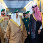 ملك البحرين يصل جدة للمشاركة في القمة الخليجية الاستثنائية
