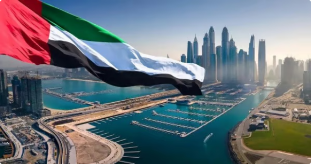 الإمارات: الدفاعات الجوية تعترض صواريخ وطائرات مسيّرة أطلقت من إيران