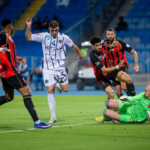 تعادل مثير بين الشباب والرياض في دوري روشن.. وحمدالله وتوزي يتبادلان التسجيل