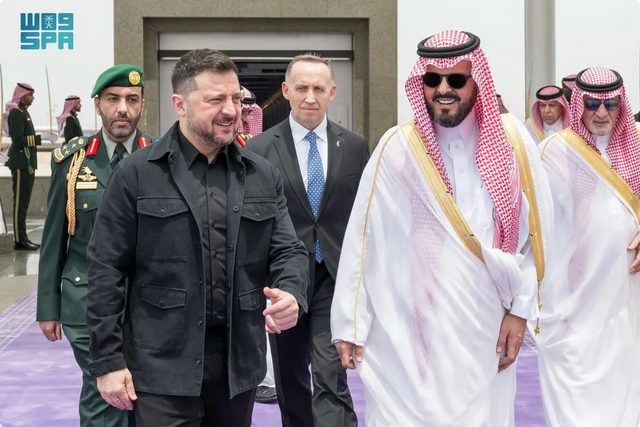 رئيس أوكرانيا يصل إلى جدة