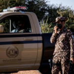 الأمن البيئي يضبط مواطنًا يرعي 17 متنًا من الإبل في مواقع محظورة بمحمية الإمام عبدالعزيز