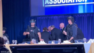 إطلاق نار خلال حفل عشاء مراسلي البيت الأبيض بحضور ترامب