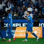 الهلال يهزم نيوم بثنائية ويتمسك بحظوظه في سباق الدوري