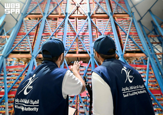 الغذاء والدواء تضبط 878 طن أغذية مخالفة و151 ألف عبوة دواء بحملة استباقية لحج 1447