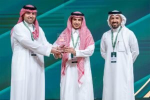 "عِلم" تحصد جائزة الثقافة المؤسسية ضمن منتدى شركاء صندوق الاستثمارات العامة 2026