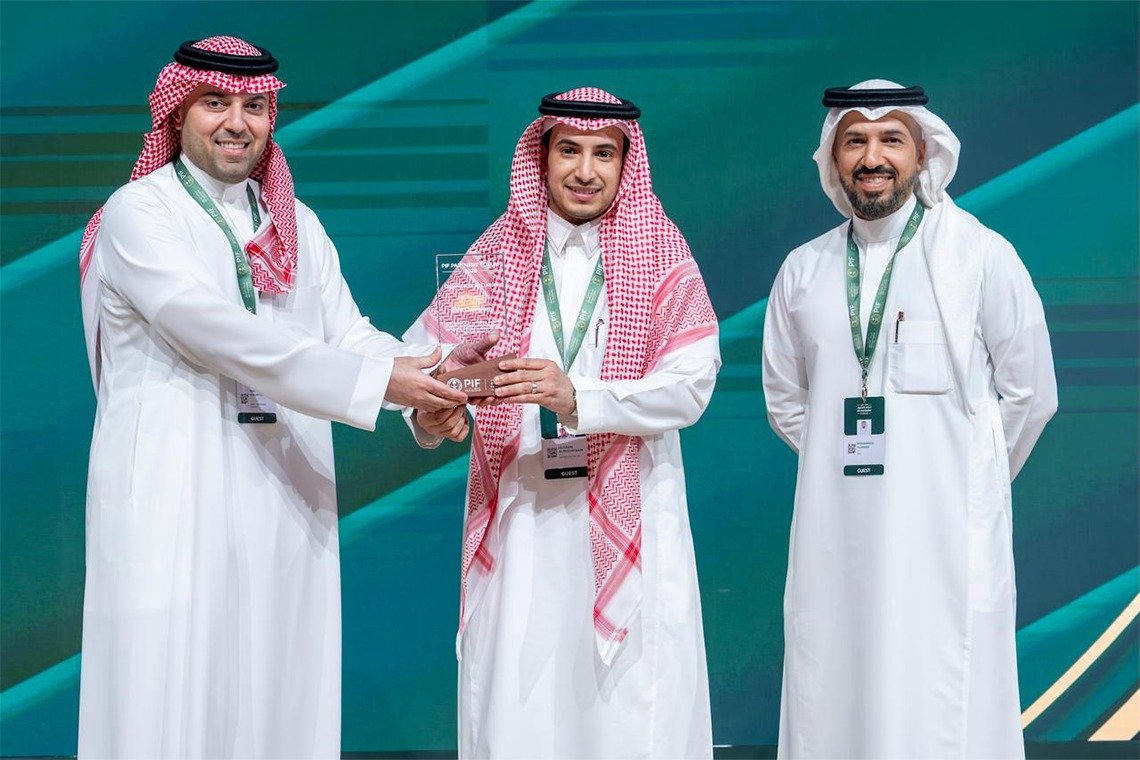 "عِلم" تحصد جائزة الثقافة المؤسسية ضمن منتدى شركاء صندوق الاستثمارات العامة 2026