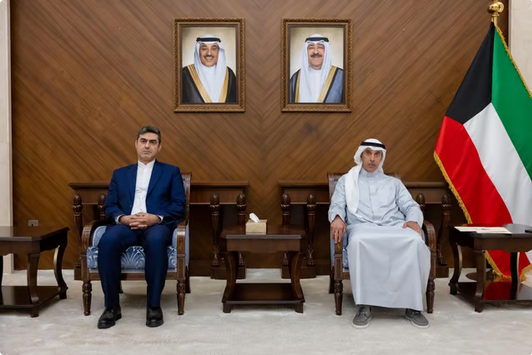 الكويت تحتج رسميًا على إيران وتخفض التمثيل الدبلوماسي بعد استهداف مطار الكويت الدولي