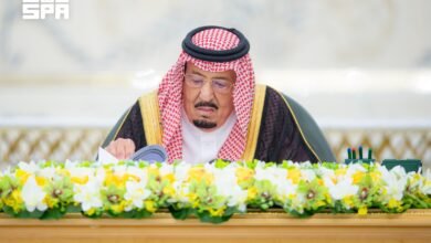 خادم الحرمين الشريفين يرأس جلسة مجلس الوزراء في جدة.