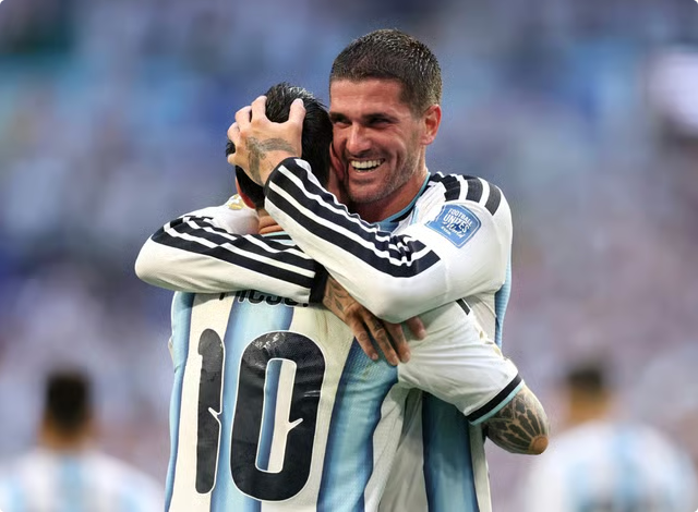 ميسي يقود الأرجنتين إلى ثمن النهائي بعد انتصار مثير على الرأس الأخضر في مونديال 2026