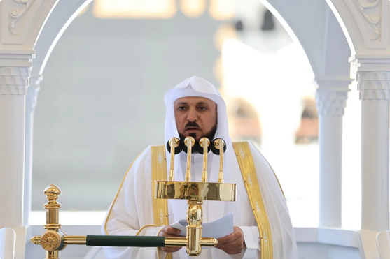 خطيب المسجد الحرام: العلم بأسماء الله الحسنى أجلّ العلوم وأعظمها