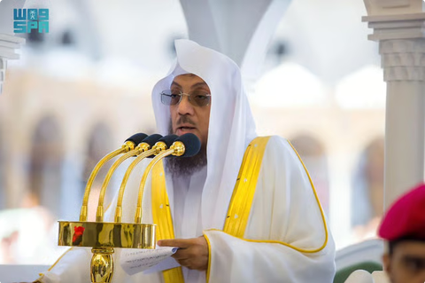 إمام المسجد الحرام: معية الله للمؤمن أعظم سند في مواجهة الشدائد وطريق إلى السكينة والطمأنينة