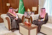 أمير حائل يستقبل مدير عام فرع وزارة الصحة بالمنطقة