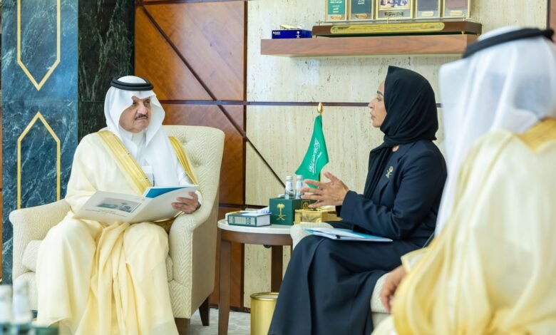 سمو أمير المنطقة الشرقية يستقبل أمين عام مجلس المنطقة الشرقية للمسؤولية الاجتماعية "ابصر"